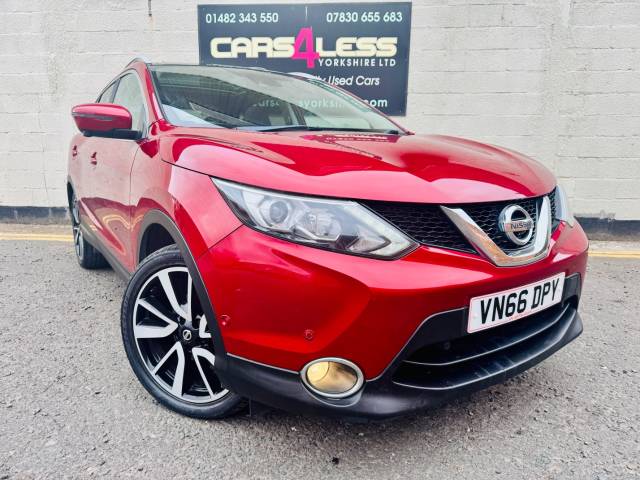 Nissan Qashqai 1.5 dCi Tekna 5dr Hatchback Diesel Red
